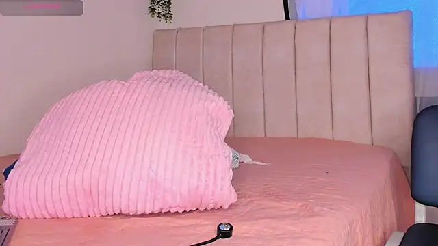 Snapshot of alice_guzman1 chatting on November 16, 2025, 4:23 pm alice guzman1 online show from November 16, 2025, 4:23 pm