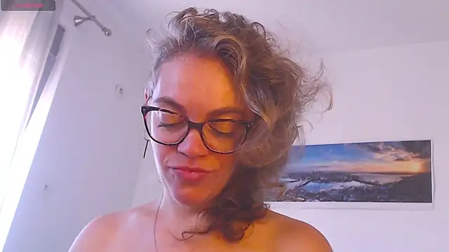 Ju-Hot online show from September 15, 2025, 2:28 pm