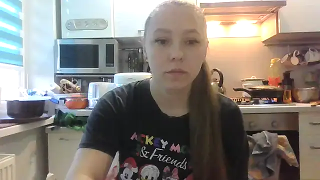 Snapshot of Misssweet_s chatting on February 2, 2025, 5:32 am Misssweet s online show from February 2, 2025, 5:32 am