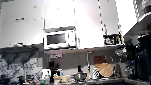 Snapshot of Misssweet_s chatting on November 28, 2025, 4:15 am Misssweet s online show from November 28, 2025, 4:15 am