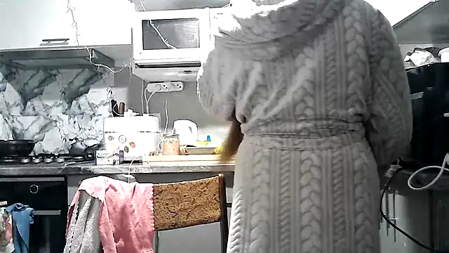 Snapshot of Misssweet_s chatting on December 16, 2025, 4:50 am Misssweet s online show from December 16, 2025, 4:50 am