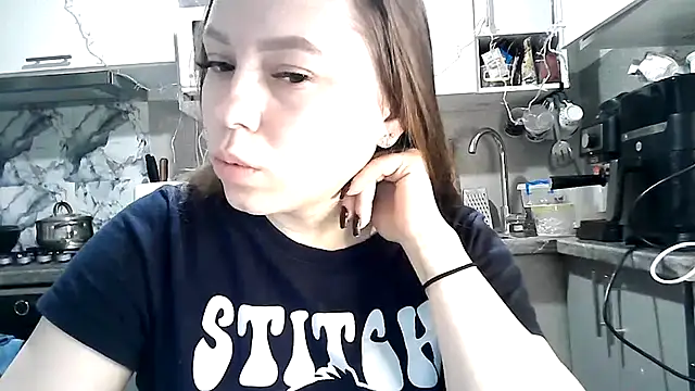 Snapshot of Misssweet_s chatting on December 18, 2025, 5:02 am Misssweet s online show from December 18, 2025, 5:02 am