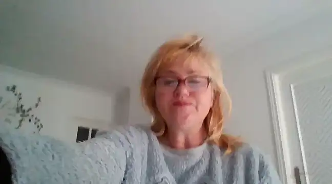 Luzia-Sal online show from March 10, 2025, 8:04 am