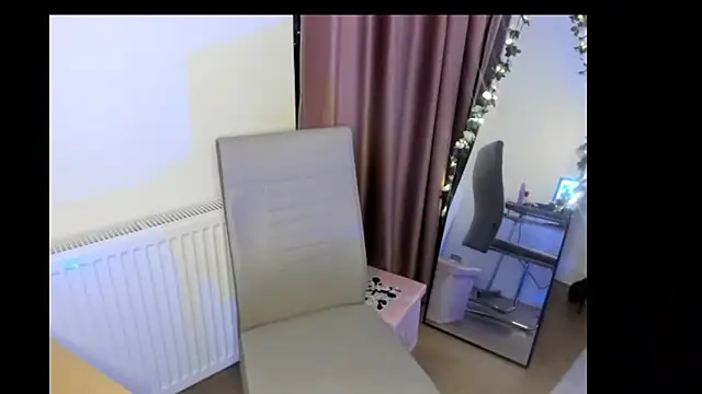 Snapshot of LadyLyanna chatting on March 7, 2025, 6:22 pm LadyLyanna online show from March 7, 2025, 6:22 pm