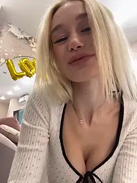 Snapshot of KristinaDane chatting on February 17, 2025, 2:53 am KristinaDane online show from February 17, 2025, 2:53 am