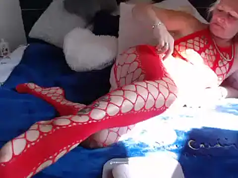 Snapshot of Juliana60 chatting on March 21, 2025, 9:45 am Juliana60 online show from March 21, 2025, 9:45 am