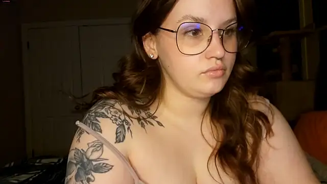Snapshot of MrsJess chatting on March 3, 2025, 2:15 am MrsJess online show from March 3, 2025, 2:15 am