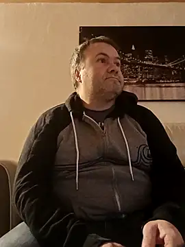 Snapshot of Pourleplasirs chatting on February 27, 2025, 10:31 pm Pourleplasirs online show from February 27, 2025, 10:31 pm