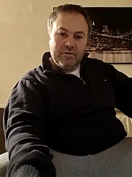 Snapshot of Pourleplasirs chatting on March 17, 2025, 11:43 pm Pourleplasirs online show from March 17, 2025, 11:43 pm