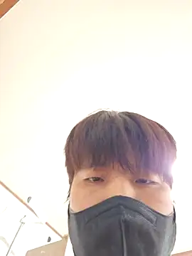 Tyyyggjju online show from October 26, 2025, 5:02 am