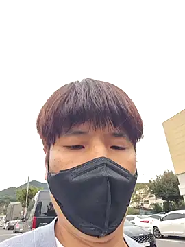 Tyyyggjju online show from October 30, 2025, 7:32 am