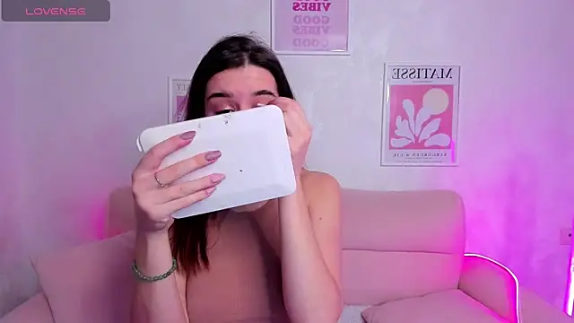 Sweetie Catt online show from October 10, 2025, 8:24 am