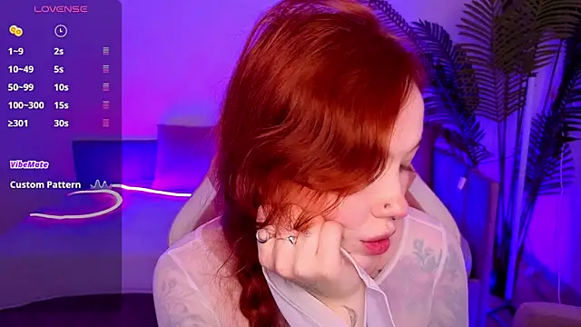 Snapshot of Maya_Light chatting on November 13, 2025, 8:35 am Maya Light online show from November 13, 2025, 8:35 am