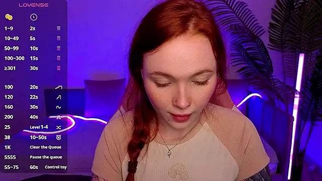 Snapshot of Maya_Light chatting on November 18, 2025, 8:19 am Maya Light online show from November 18, 2025, 8:19 am