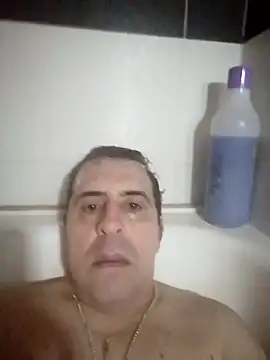 Usame como quieras online show from February 13, 2025, 8:38 am