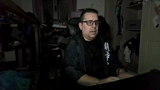 Usame como quieras online show from December 1, 2025, 3:55 am