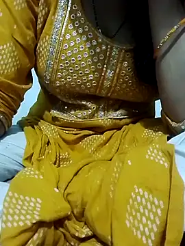 Snapshot of saaniya chatting on October 3, 2025, 5:43 pm saaniya online show from October 3, 2025, 5:43 pm