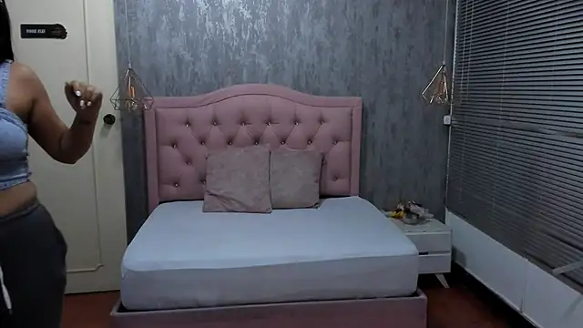 Snapshot of Hadley_ chatting on February 19, 2025, 3:50 am Hadley online show from February 19, 2025, 3:50 am