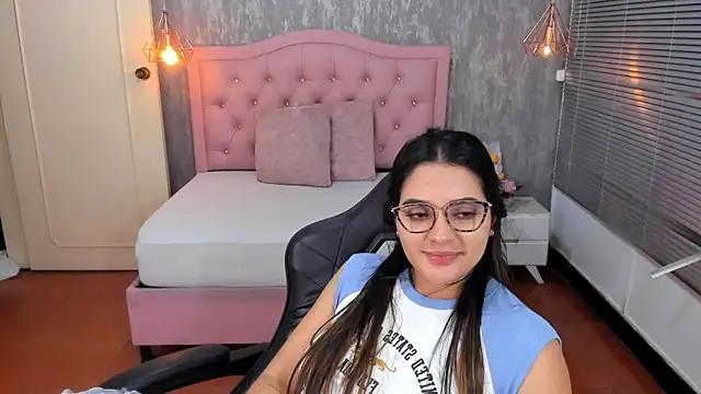 Snapshot of Hadley_ chatting on March 8, 2025, 9:50 am Hadley online show from March 8, 2025, 9:50 am