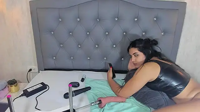 Snapshot of Hadley_ chatting on March 15, 2025, 9:41 am Hadley online show from March 15, 2025, 9:41 am