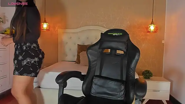 Snapshot of Hadley_ chatting on September 23, 2025, 3:09 am Hadley online show from September 23, 2025, 3:09 am