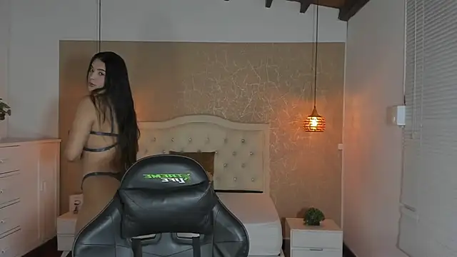 Snapshot of Hadley_ chatting on October 21, 2025, 2:23 am Hadley online show from October 21, 2025, 2:23 am