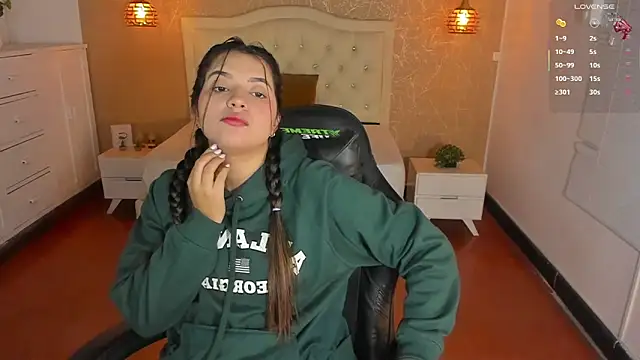 Snapshot of Hadley_ chatting on October 23, 2025, 3:06 am Hadley online show from October 23, 2025, 3:06 am