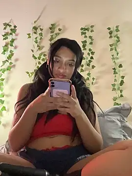 Snapshot of Cristinasunny chatting on November 12, 2025, 4:35 am Cristinasunny online show from November 12, 2025, 4:35 am