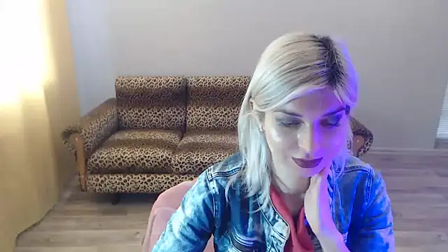 Snapshot of SexyBeatriice chatting on January 31, 2025, 10:10 am SexyBeatriice online show from January 31, 2025, 10:10 am