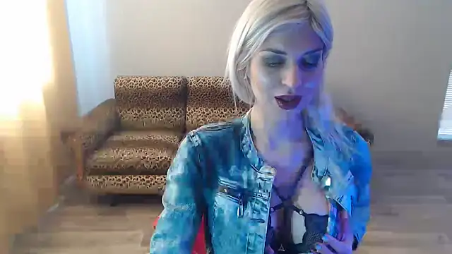 Snapshot of SexyBeatriice chatting on February 16, 2025, 10:10 am SexyBeatriice online show from February 16, 2025, 10:10 am