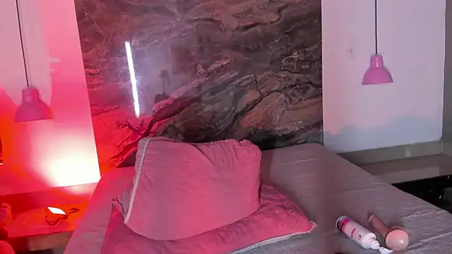 Estefy gomez09 online show from February 26, 2025, 3:21 am