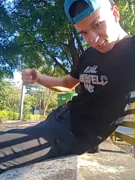 Snapshot of arevalo1124 chatting on September 13, 2025, 9:47 pm arevalo1124 online show from September 13, 2025, 9:47 pm