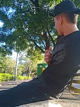 Snapshot of arevalo1124 chatting on September 28, 2025, 9:42 pm arevalo1124 online show from September 28, 2025, 9:42 pm