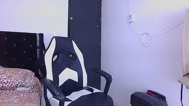 hot man05 online show from October 30, 2025, 9:15 pm