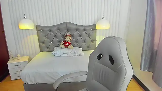Snapshot of mia_vanucci1 chatting on September 30, 2025, 7:30 pm mia vanucci1 online show from September 30, 2025, 7:30 pm