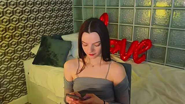 Snapshot of CaseyCraig chatting on February 13, 2025, 1:29 am CaseyCraig online show from February 13, 2025, 1:29 am
