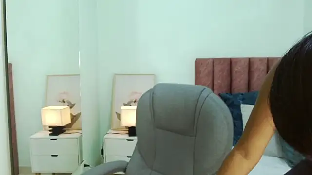 Snapshot of brendathompson_ chatting on November 13, 2025, 5:50 am brendathompson online show from November 13, 2025, 5:50 am