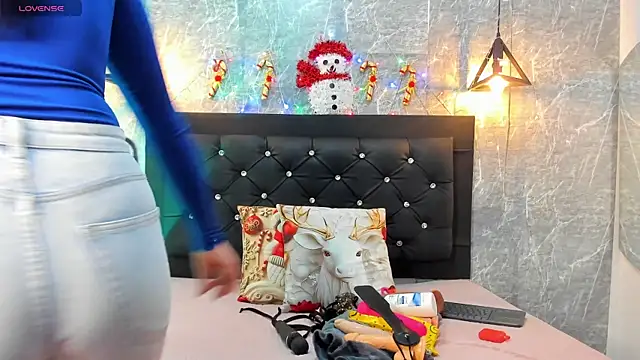 emberhodson online show from December 5, 2025, 11:41 am