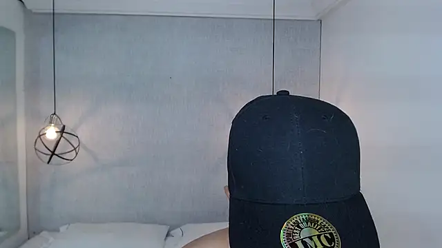 Liiamthompson online show from March 17, 2025, 2:23 pm