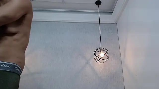 Liiamthompson online show from March 17, 2025, 8:30 pm