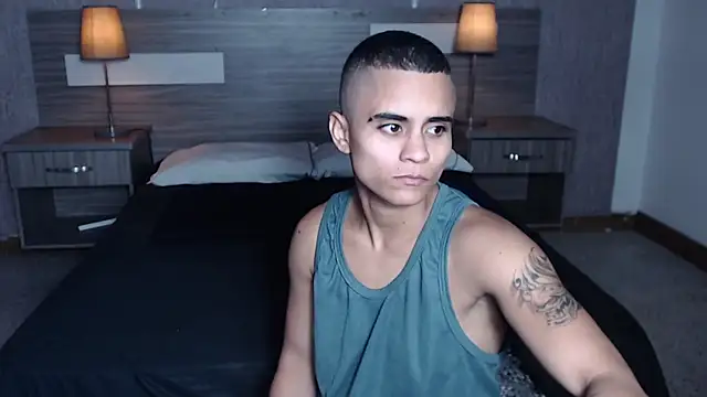 Liiamthompson online show from September 13, 2025, 11:21 am