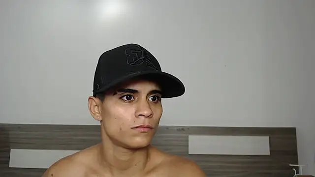 Liiamthompson online show from September 24, 2025, 8:28 am