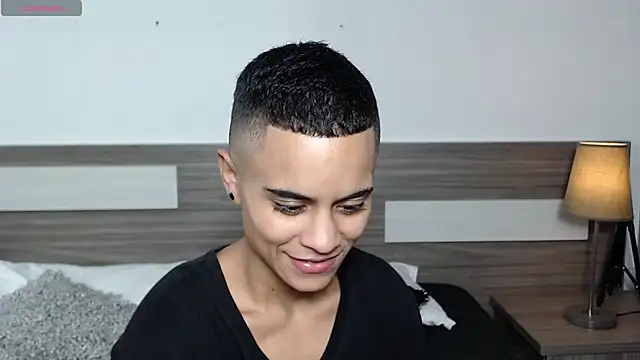 Liiamthompson online show from November 7, 2025, 10:59 am