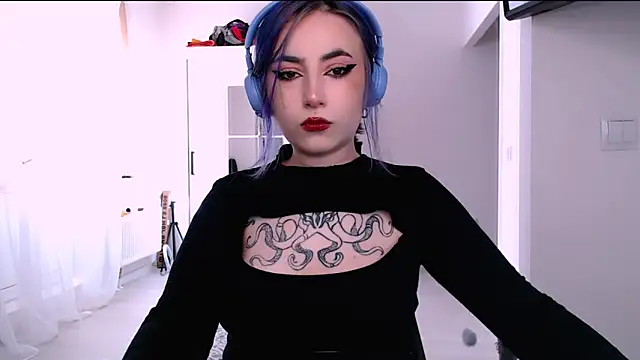 purplewitch online show from October 3, 2025, 6:43 am