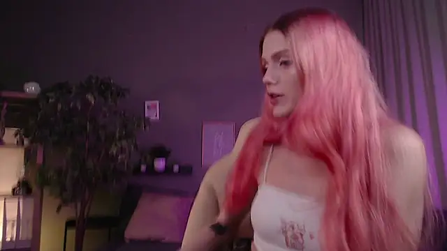 Snapshot of Gretchen_Mol chatting on November 5, 2025, 7:41 am Gretchen Mol online show from November 5, 2025, 7:41 am