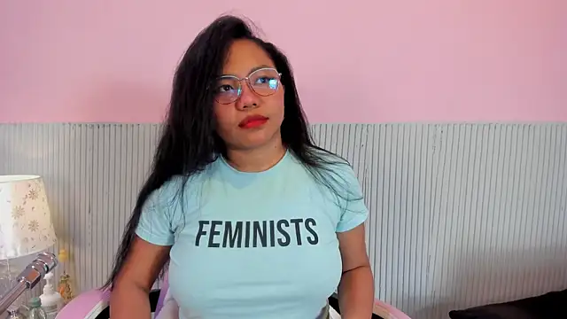 Snapshot of yeikafoxy chatting on October 25, 2025, 10:56 am yeikafoxy online show from October 25, 2025, 10:56 am