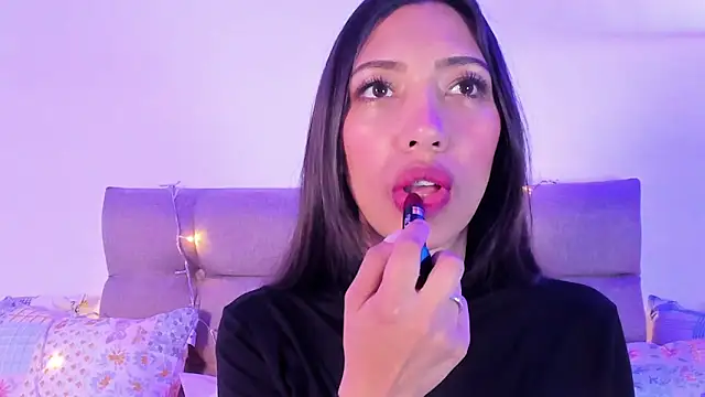 Snapshot of Miss_veronicaa2 chatting on February 6, 2025, 12:37 pm Miss veronicaa2 online show from February 6, 2025, 12:37 pm