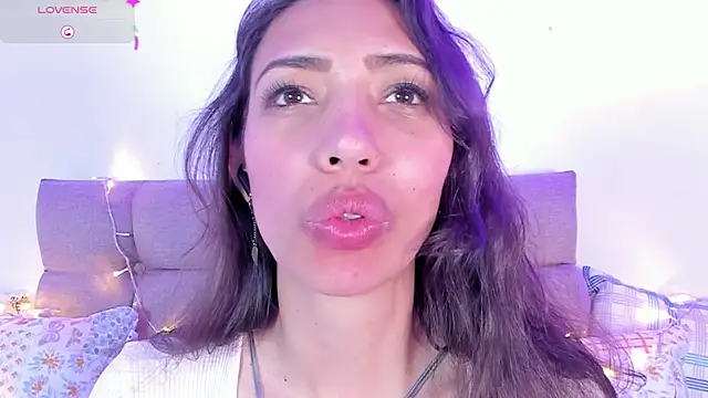 Snapshot of Miss_veronicaa2 chatting on February 17, 2025, 4:04 pm Miss veronicaa2 online show from February 17, 2025, 4:04 pm