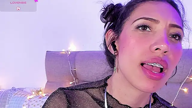 Snapshot of Miss_veronicaa2 chatting on February 18, 2025, 6:26 pm Miss veronicaa2 online show from February 18, 2025, 6:26 pm