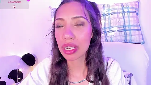 Snapshot of Miss_veronicaa2 chatting on February 24, 2025, 4:15 pm Miss veronicaa2 online show from February 24, 2025, 4:15 pm